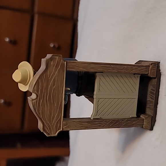 John Wayne Figurine from 2009 Carelton Cards - Picture 3 of 7